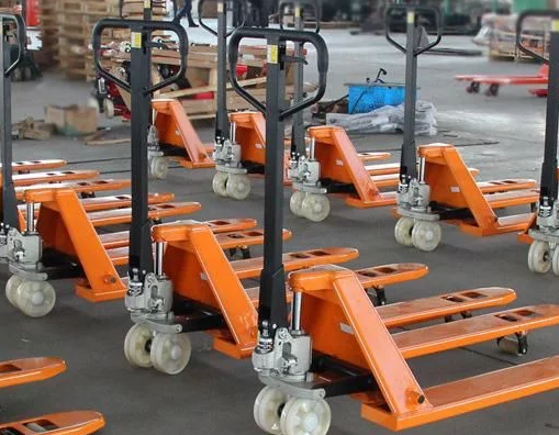 液壓搬運(yùn)車(chē)助力新鮮荔枝直達(dá)全國(guó)各地